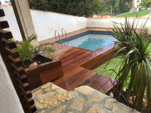piscine carrée en bois