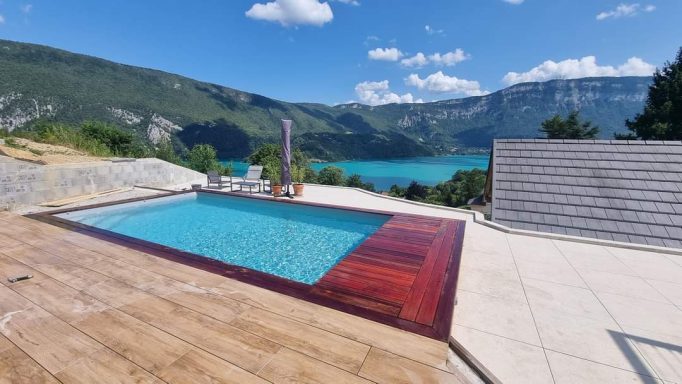 piscine rectangulaire en bois